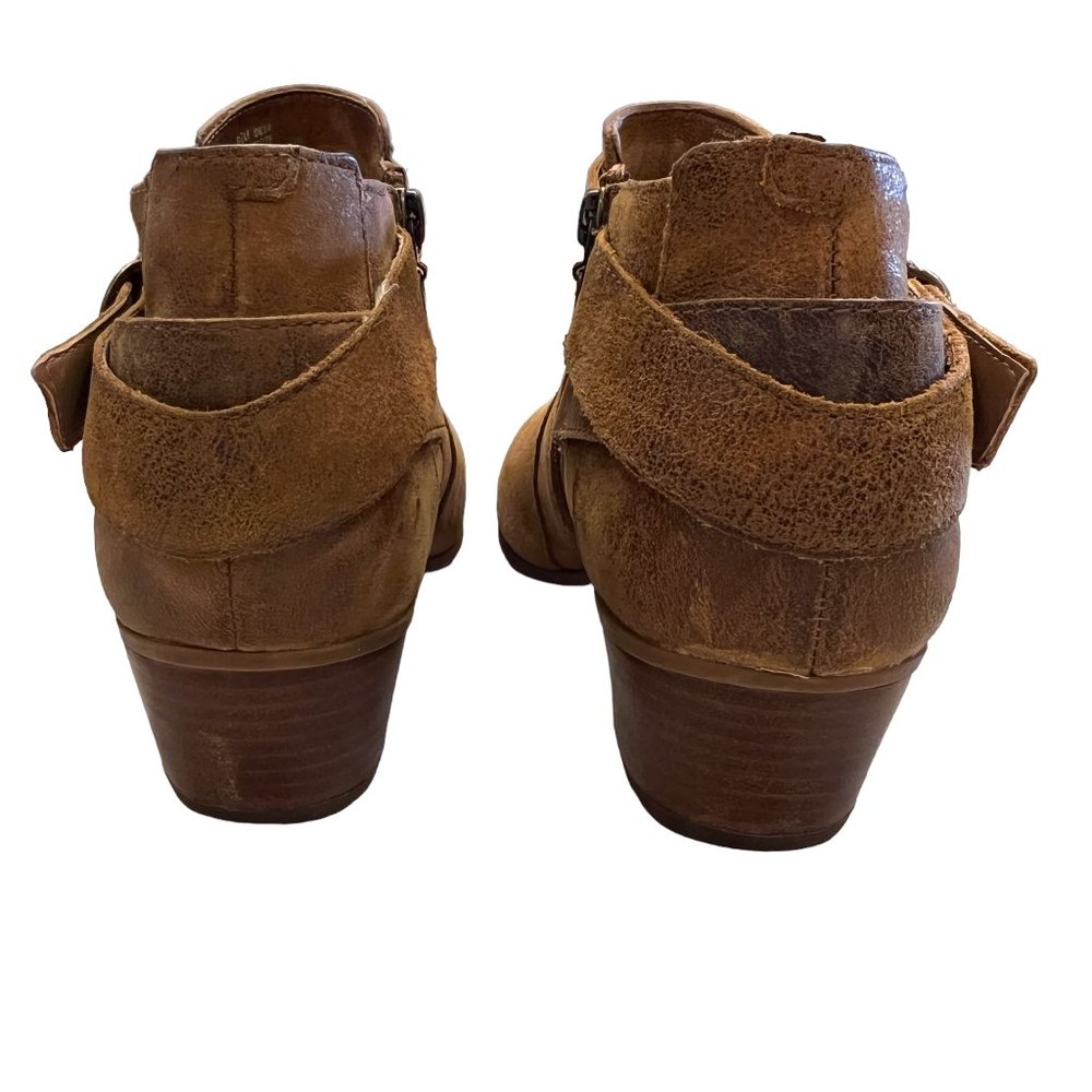 Clarks Artisan Spye Belle Distressed Brown Tan Leather Bootie Size 9.5 M - Picture 3 of 9